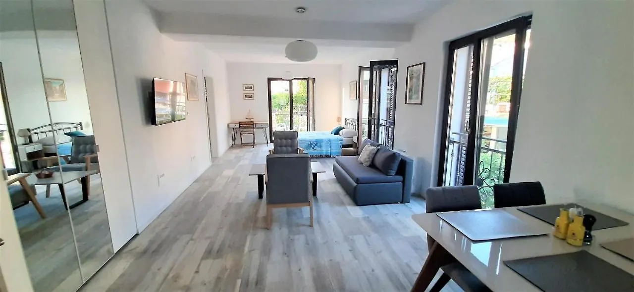 Apartments Figos トロギール