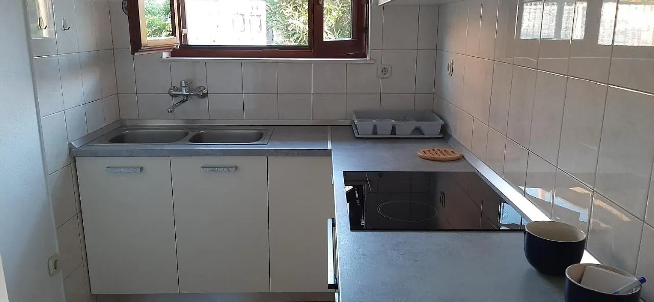 Apartments Figos トロギール 0*,  クロアチア