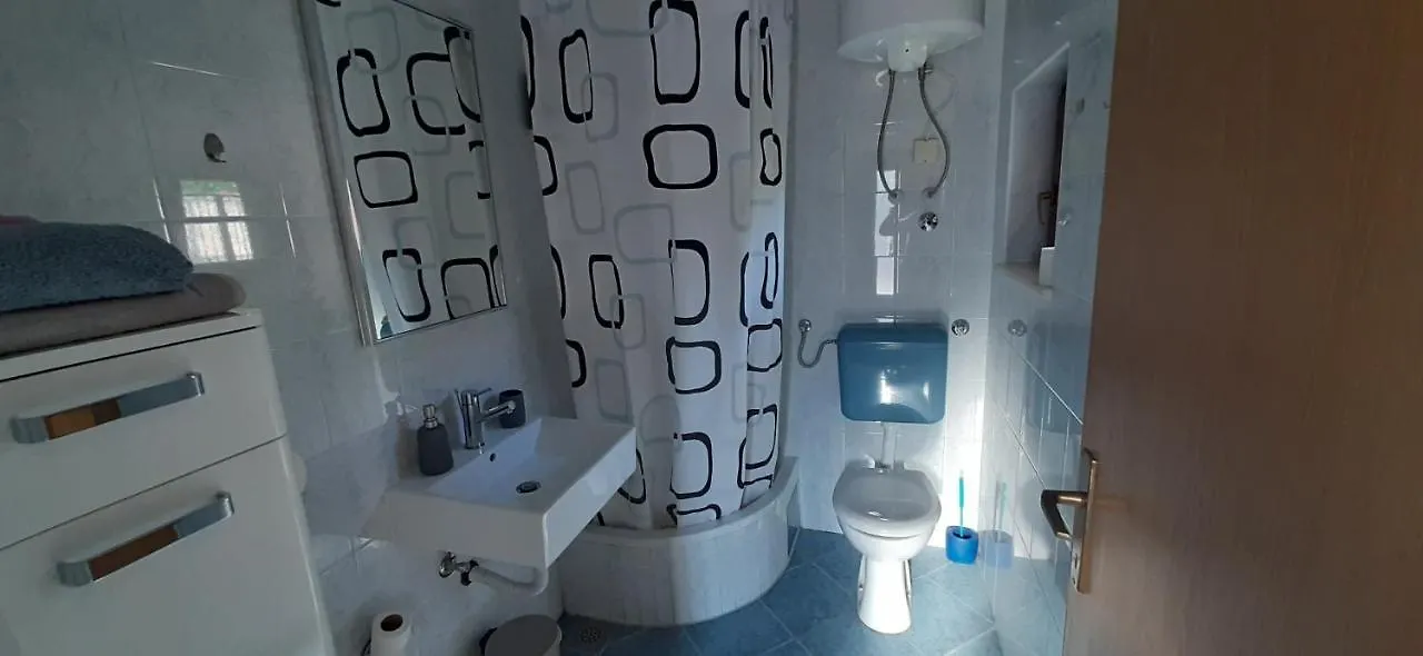 Apartments Figos トロギール 0*,  クロアチア